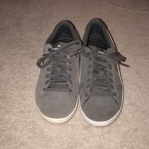 Puma soft foam sneakers NEEDS TO GO BY 5-31!!